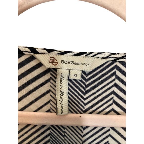 BCBG Art to Wear Retro Black and White Fit and Flare Wrap Dress - Picture 4 of 6